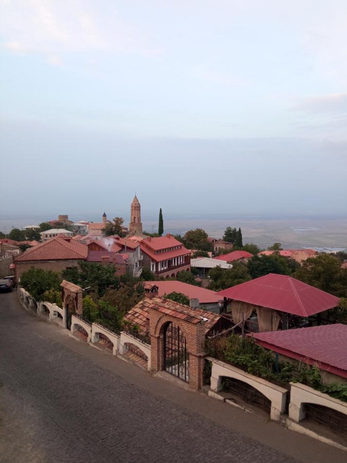 Kizikis Kari Hotel Signagi Buitenkant foto